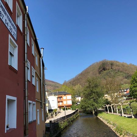Pension Fernandez Vega de Valcarce Buitenkant foto
