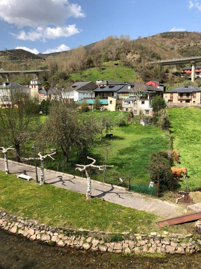 Pension Fernandez Vega de Valcarce Buitenkant foto